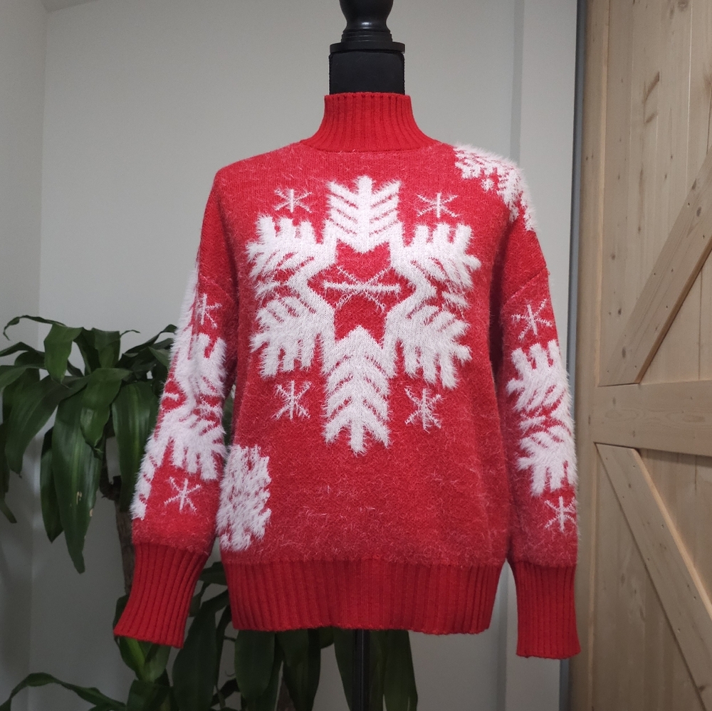 ROMANTIC HUT Women's Holiday‎ Party Red Fuzzy Snowflake sweater. Sz M